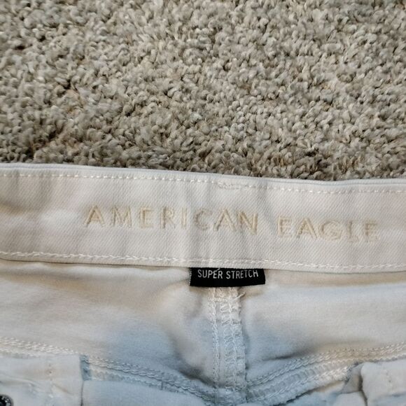 American Eagle White Distressed High-Waisted Stretchy Jean Shorts Sz 2 - Picture 4 of 6